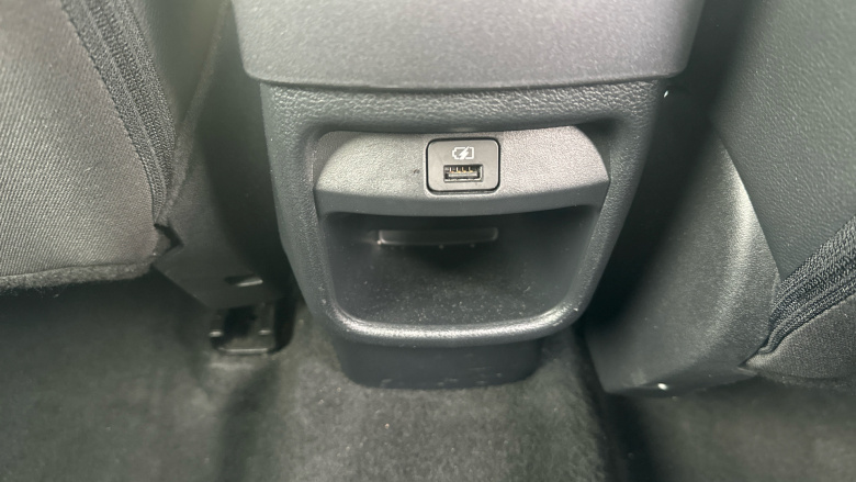 Nissan Juke 1.0 DiG-T 114 N-Connecta 5dr DCT Petrol Hatchback